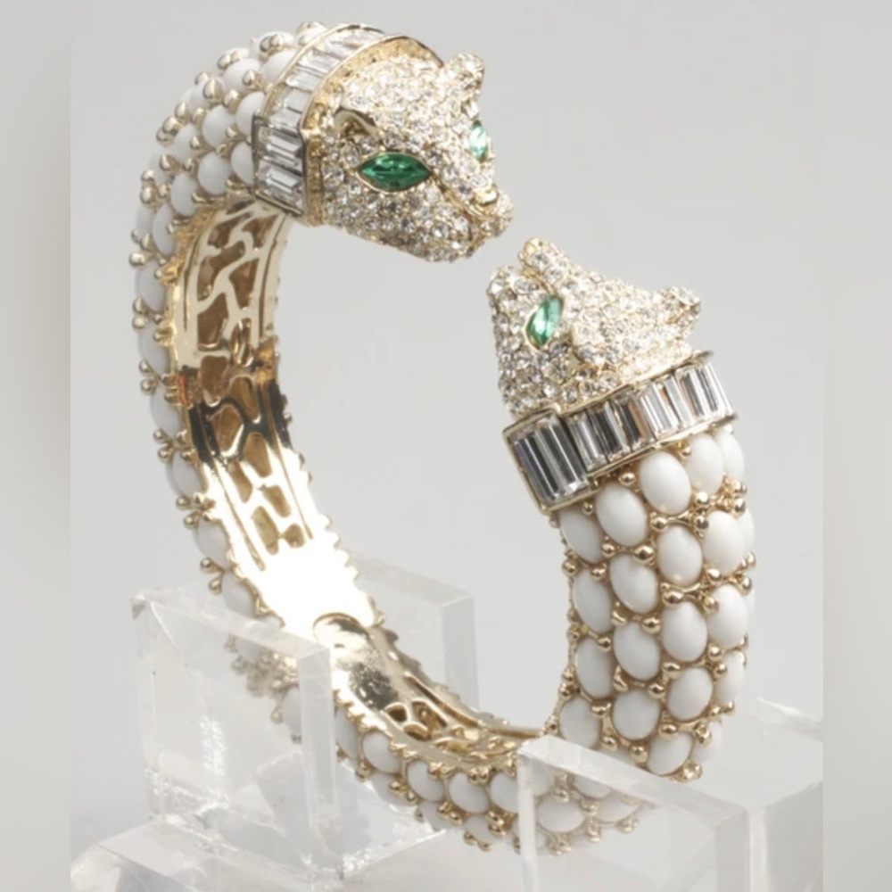 Exquisite Panther Crystal Cuff Bracelet - Picture 11 of 16